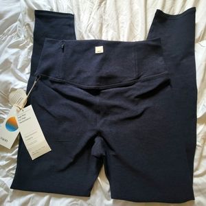 NEW Vuori Leggings Size Med Slate Gray